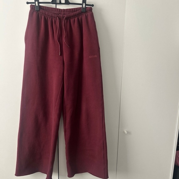 Aritzia Burgundy Hoodie and Sweatpants Set - Picture 2 of 5